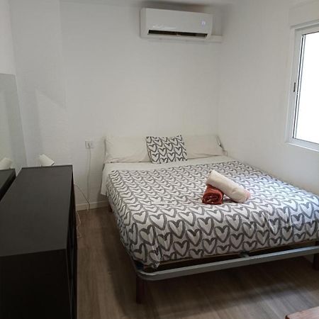 Buena Onda Malaga Apartment ภายนอก รูปภาพ